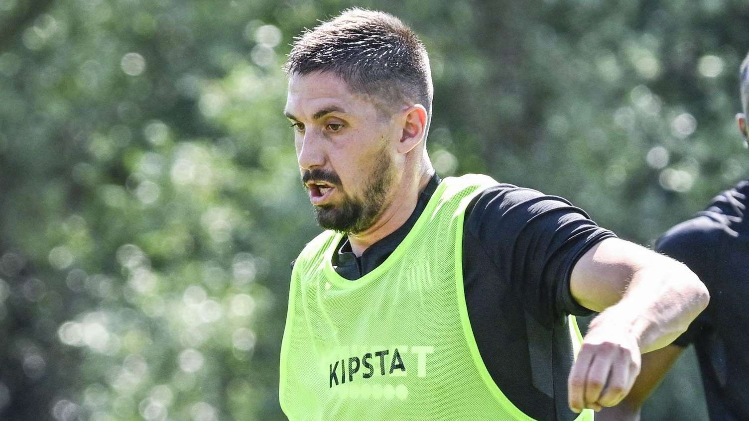 实现了球员 实现了球员